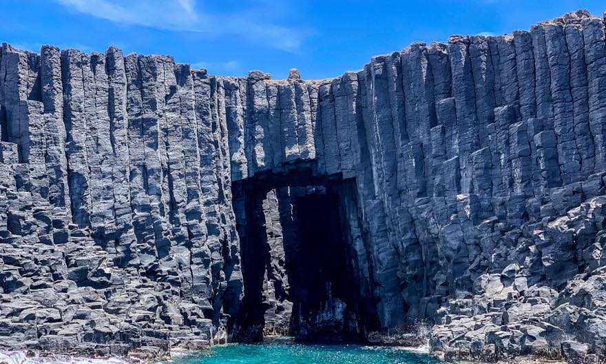 澎湖（ポンフー）南方四島の「西吉（シージー）」にある「青の洞窟（藍洞）」